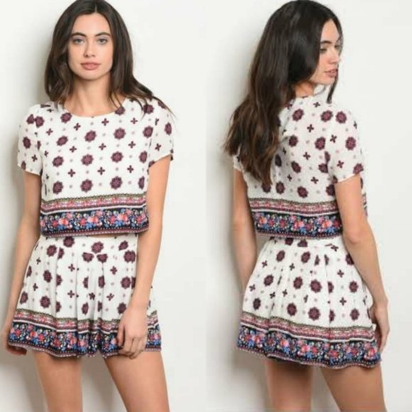 ⚡️NEW Papaya Floral 2 Piece Set w/ Flowy Shorts and Matching Crop top - Picture 2 of 4